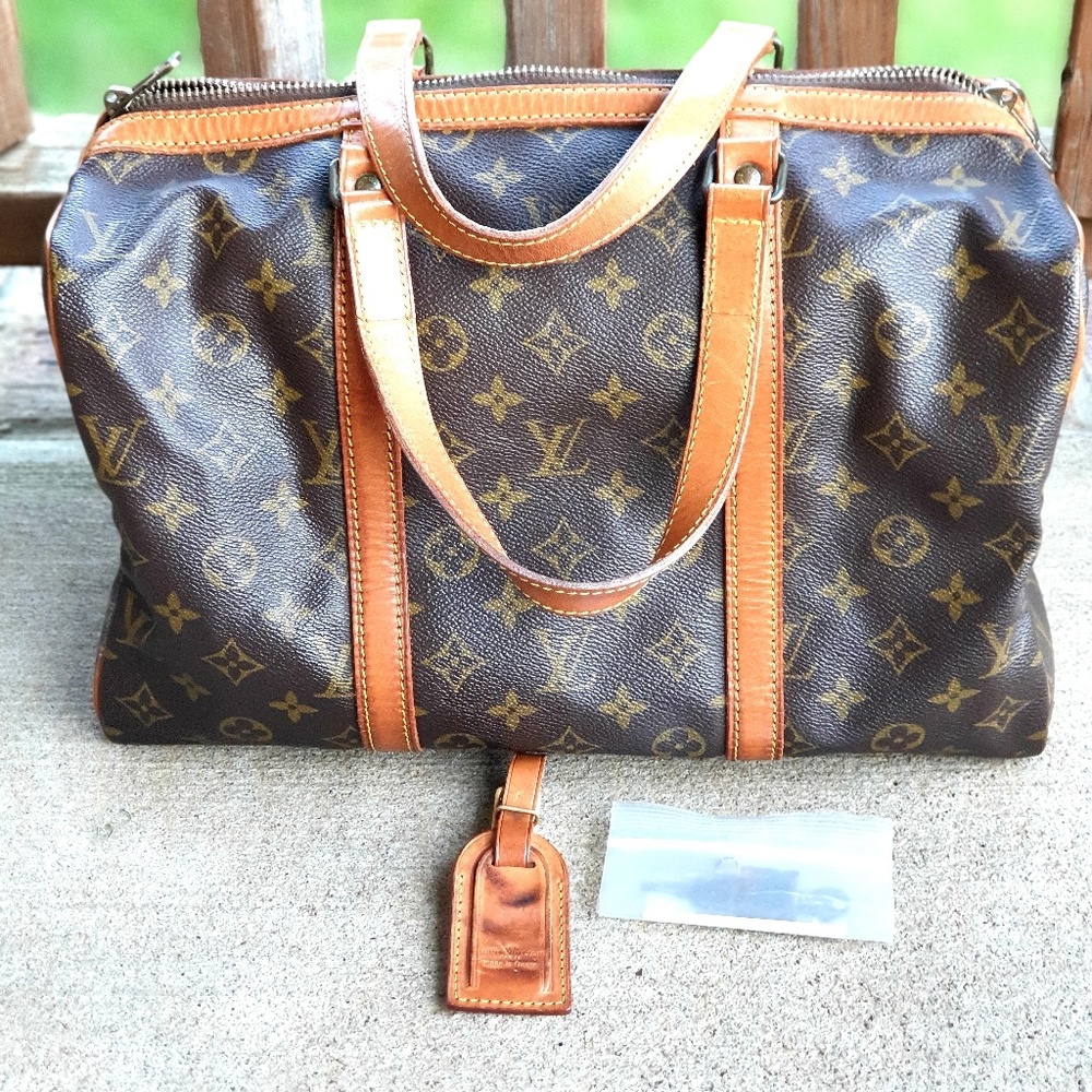SOLD Louis Vuitton Authentic Sac Souple - Picture 2 of 8